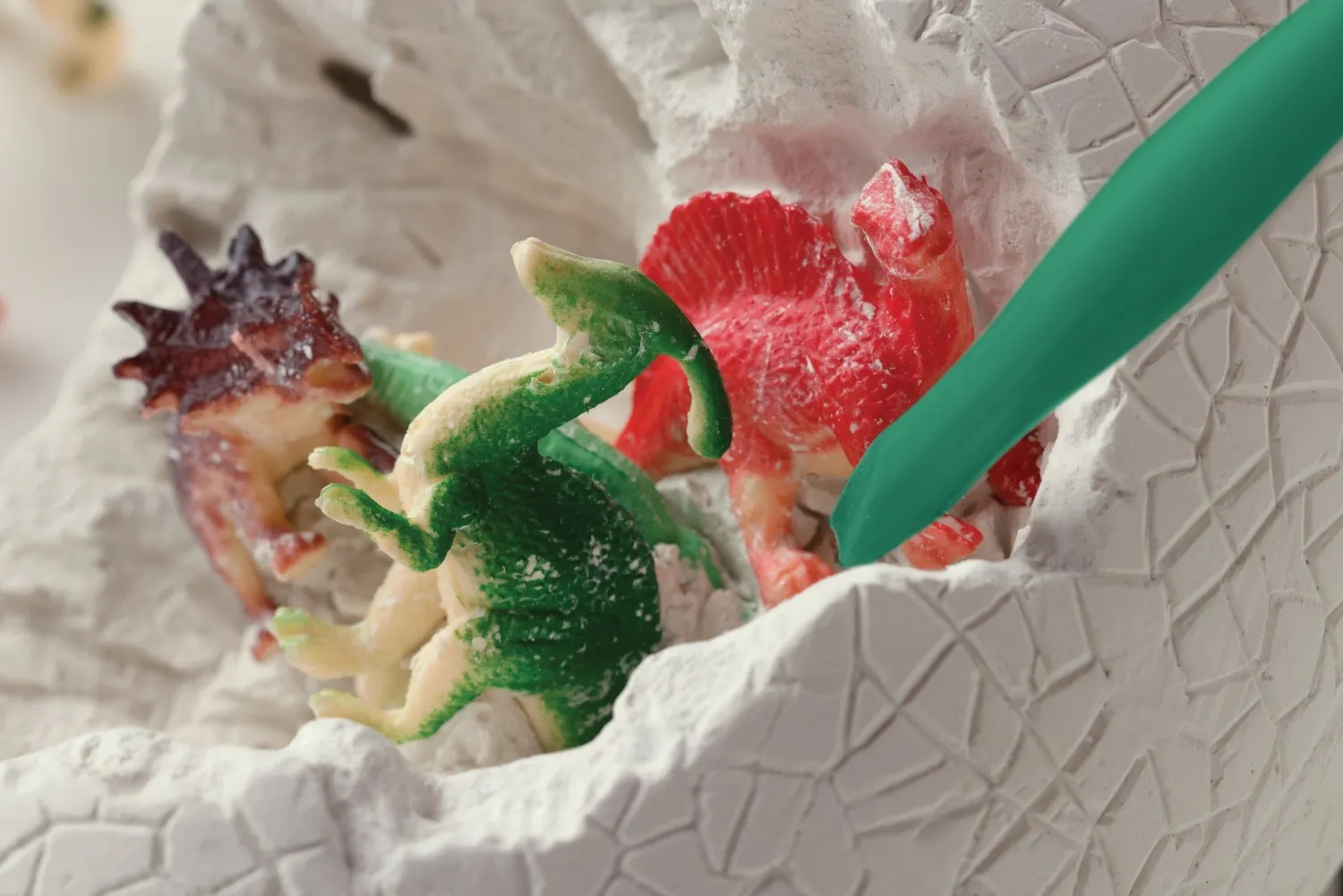 Mudpuppy Giant Dino Dig Kit excavare 12 dinozauri 5+ ani