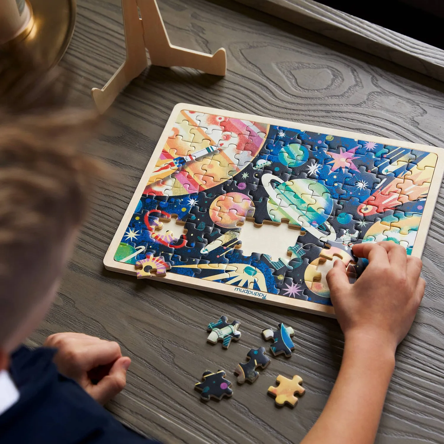 Mudpuppy Space Mission puzzle lemn 100 piese cu suport 5+ ani