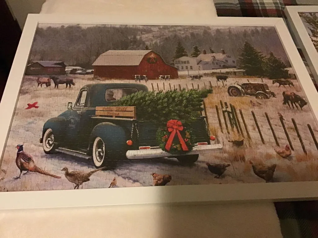 Cobble Hill Home for Christmas puzzle 1000 piese iarna