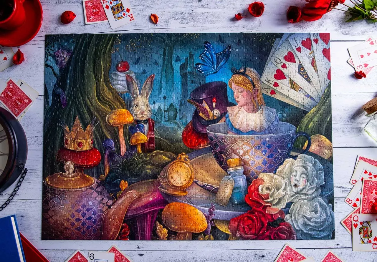 Mosaic Puzzles Traditions Through the Looking Glass puzzle 1000 piese