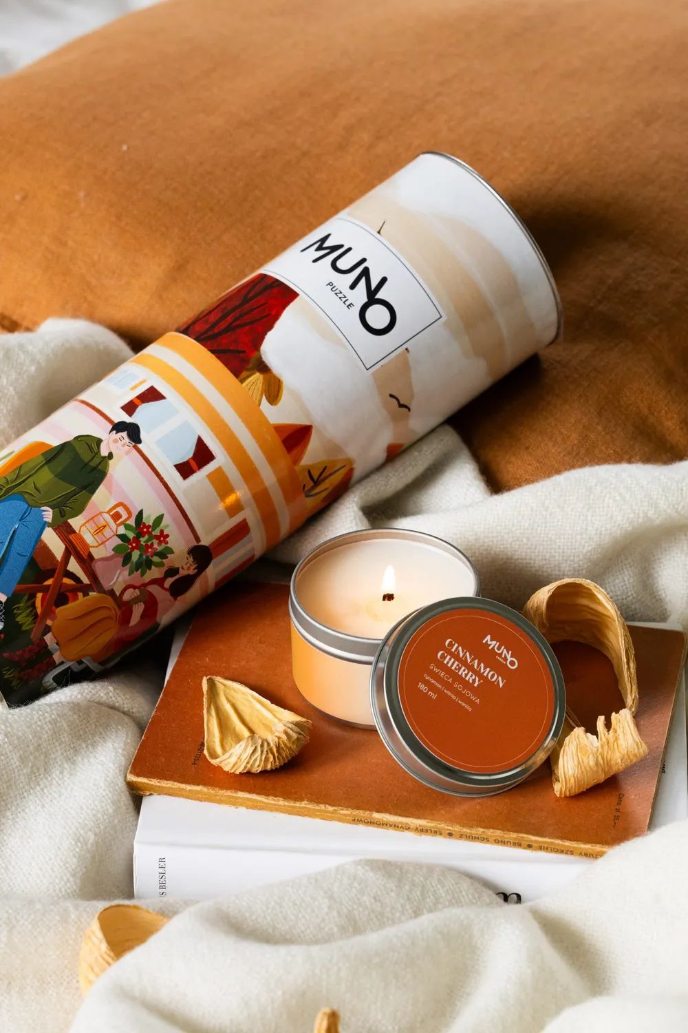 Muno Puzzle MunoCandle Cinnamon Cherry lumanare soia 180ml