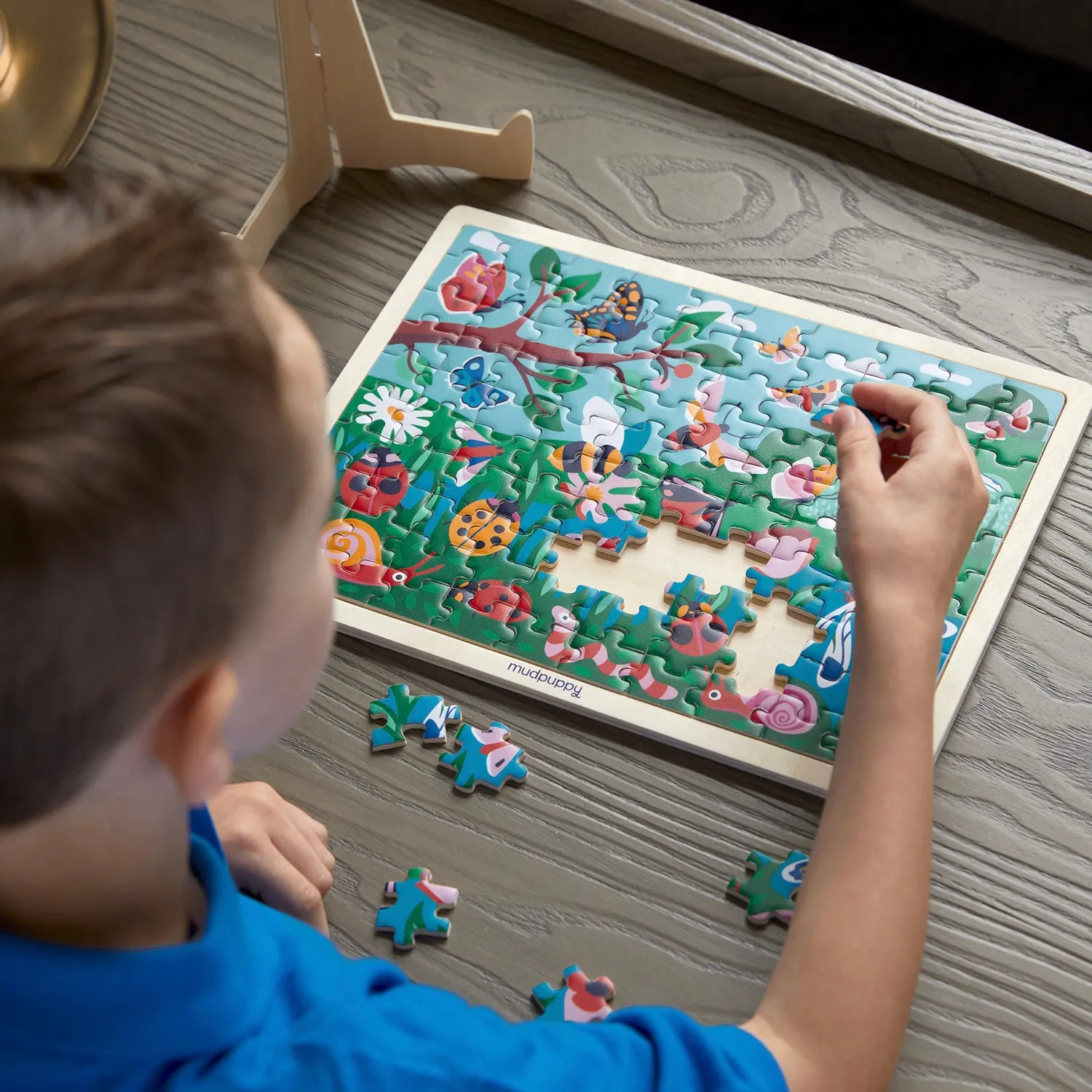 Mudpuppy Garden Life puzzle lemn 100 piese cu suport gradina