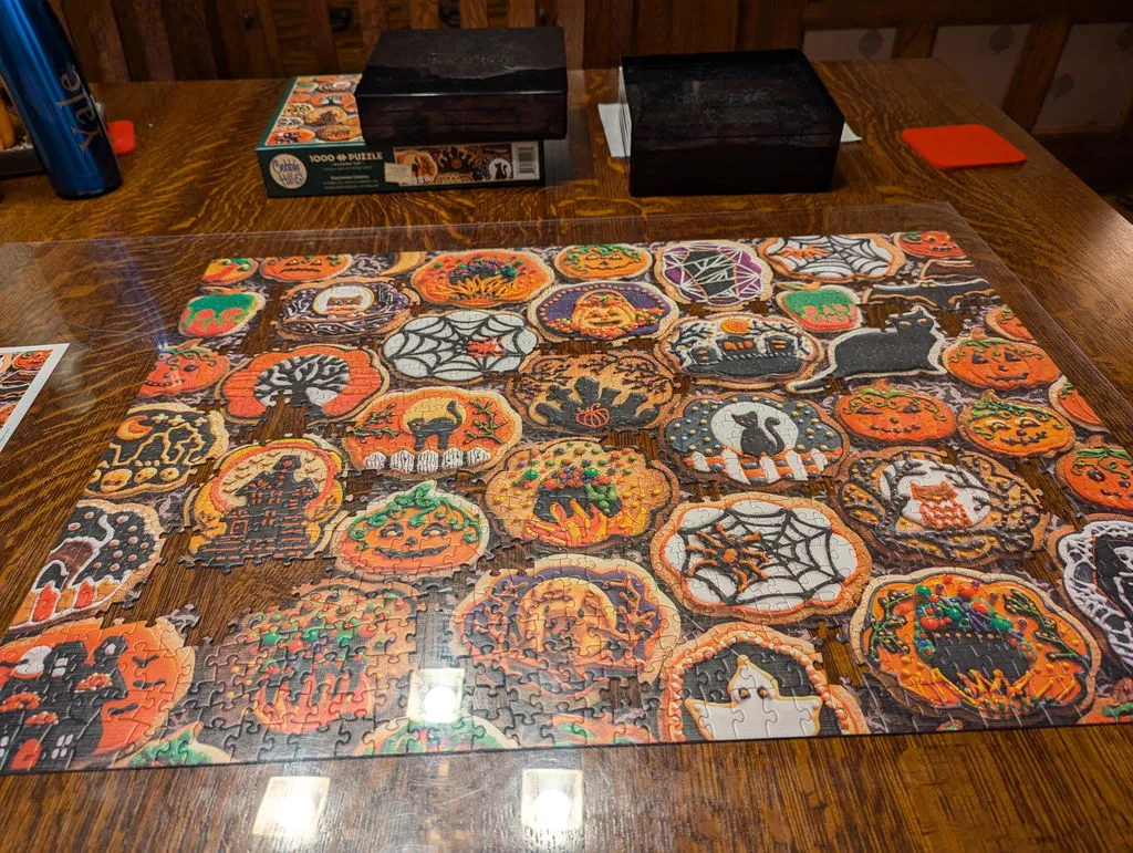 Cobble Hill Halloween Cookies puzzle 1000 piese dovleci