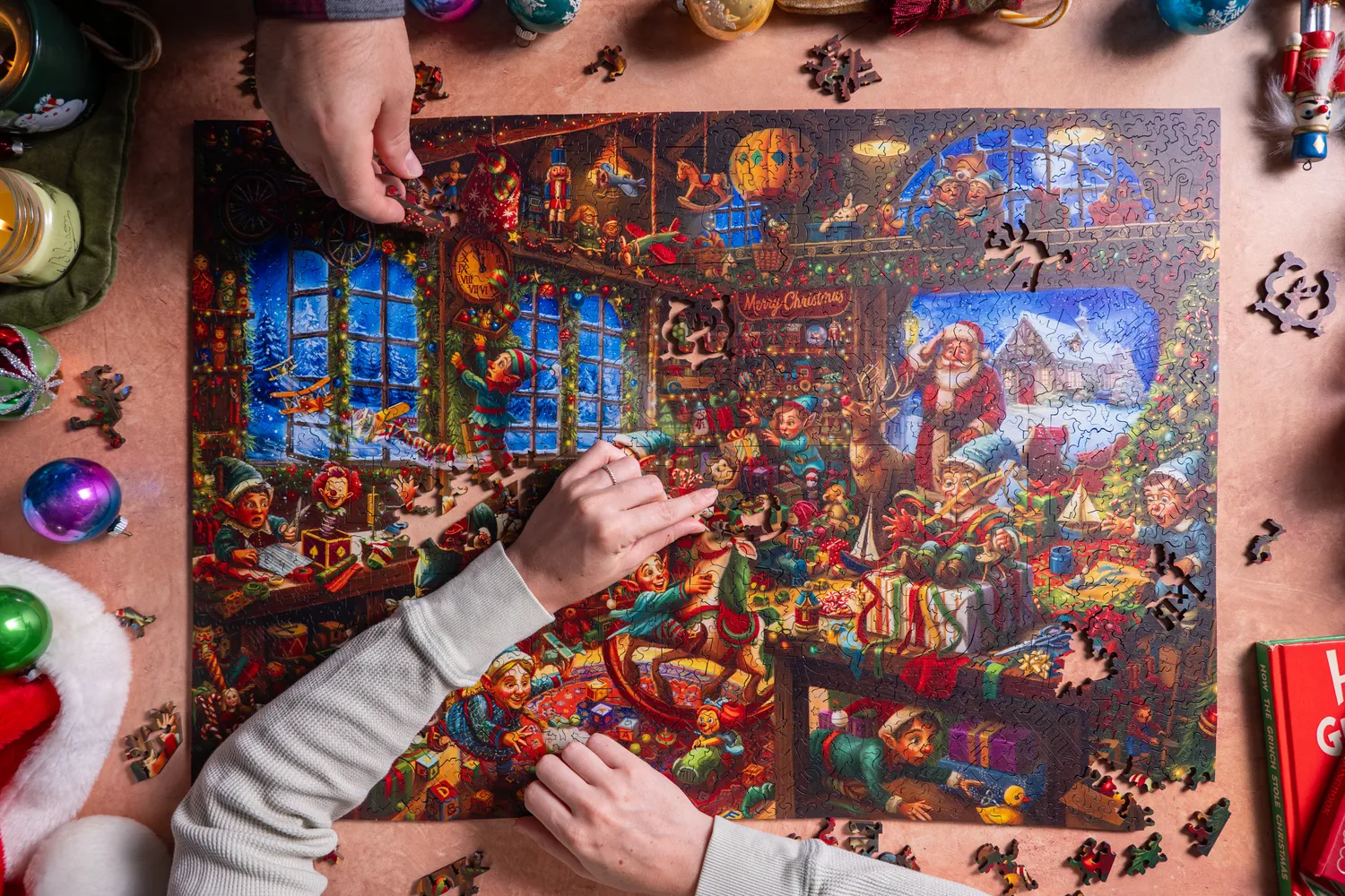 Mosaic Puzzles The Gift-Making Frenzy puzzle 250 piese craciun