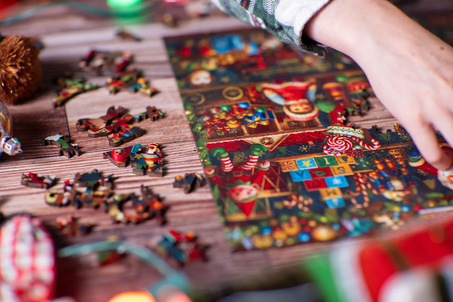 Mosaic Puzzles Shelf of Holiday Wonders puzzle 500 piese craciun